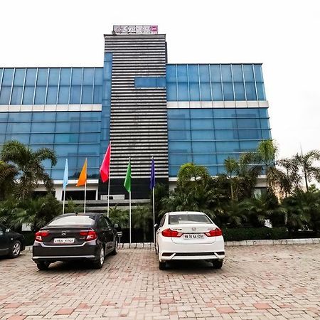 La Silver Leaf Hotel Nawāshahr Екстериор снимка
