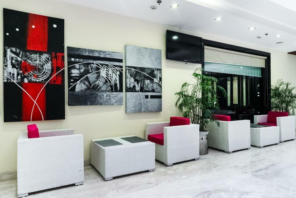 La Silver Leaf Hotel Nawāshahr Екстериор снимка