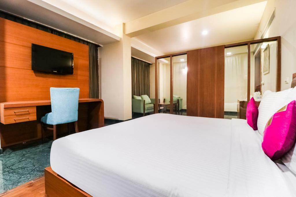 La Silver Leaf Hotel Nawāshahr Екстериор снимка