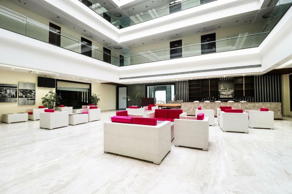 La Silver Leaf Hotel Nawāshahr Екстериор снимка