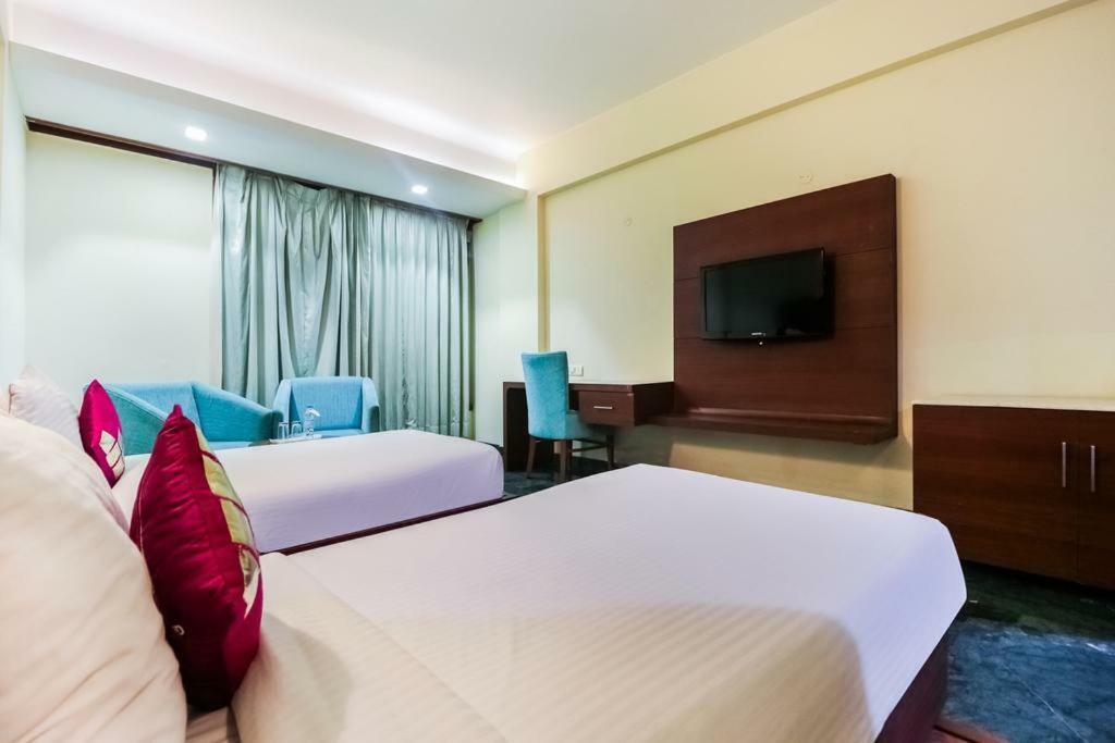 La Silver Leaf Hotel Nawāshahr Екстериор снимка