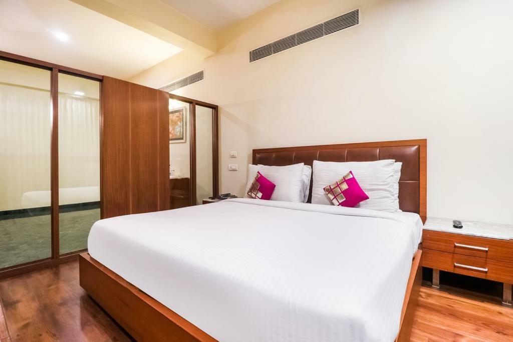 La Silver Leaf Hotel Nawāshahr Екстериор снимка