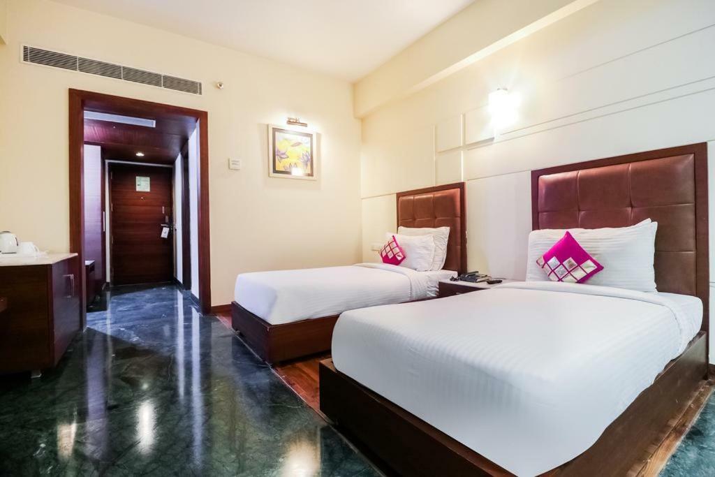 La Silver Leaf Hotel Nawāshahr Екстериор снимка