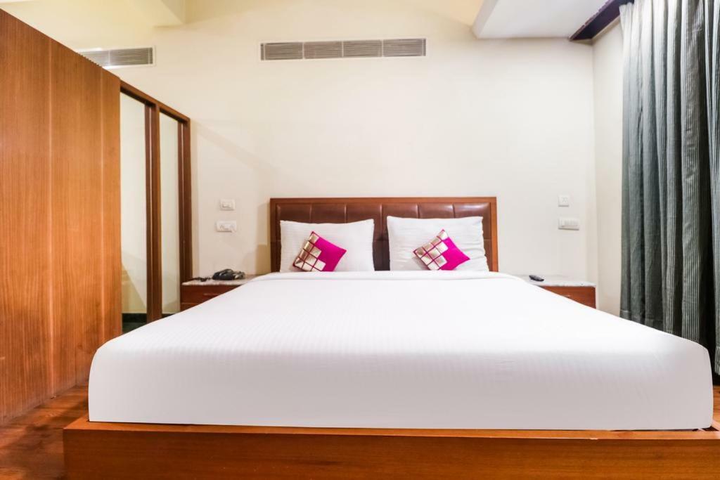 La Silver Leaf Hotel Nawāshahr Екстериор снимка